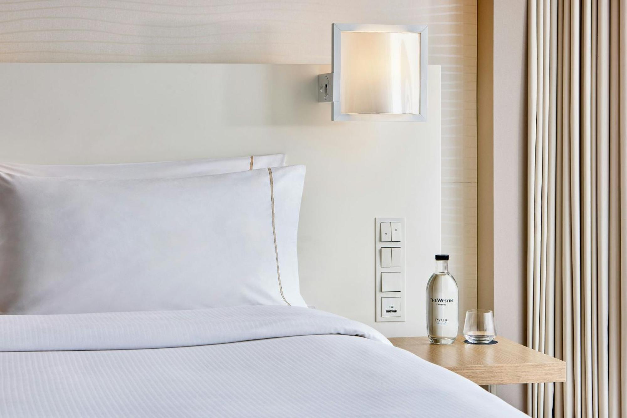 The Westin Hamburg Elbphilharmonie Hotel Luaran gambar A wall-mounted light