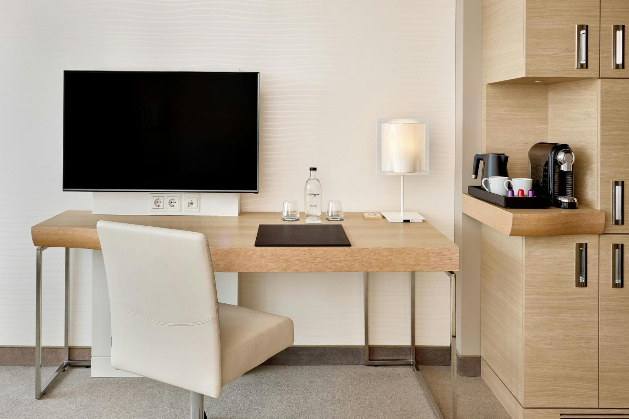 The Westin Hamburg Elbphilharmonie Hotel Luaran gambar A Nespresso machine in a hotel room